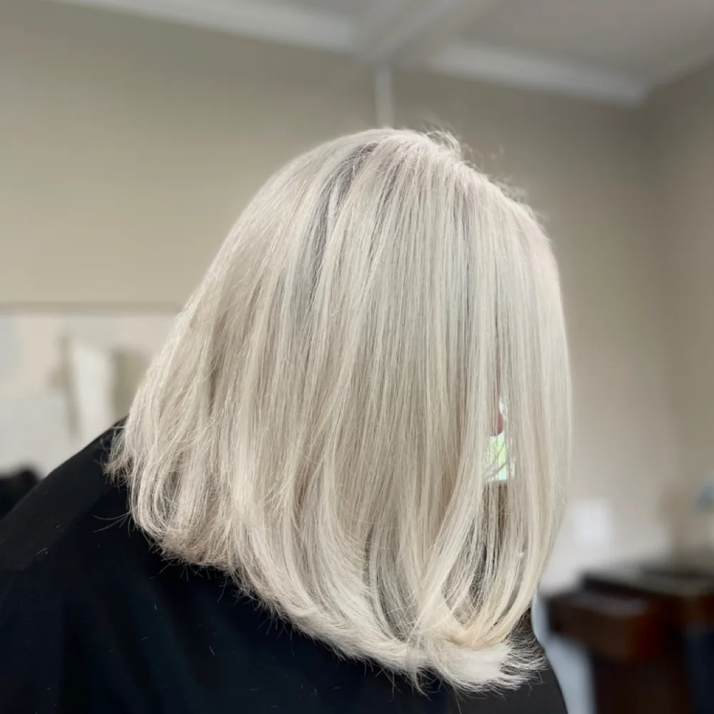 High-lift root touch-up with custom icy highlights
